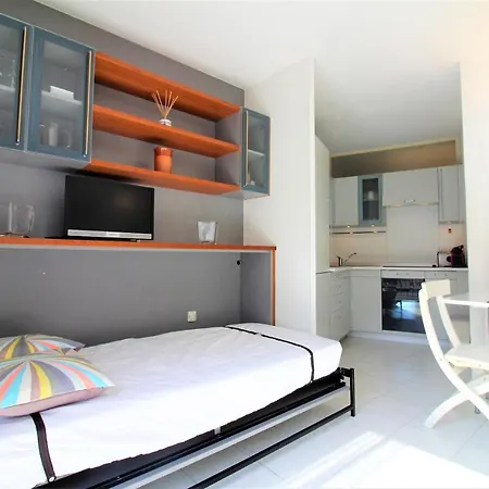 アパート Stylish Studio Close To The Beach
